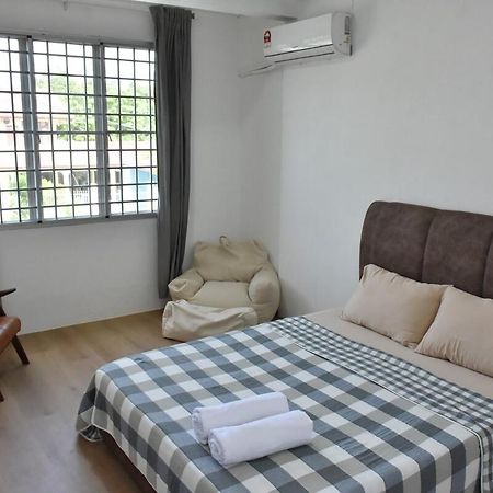 Rain Tree Homestay Bintulu Esterno foto
