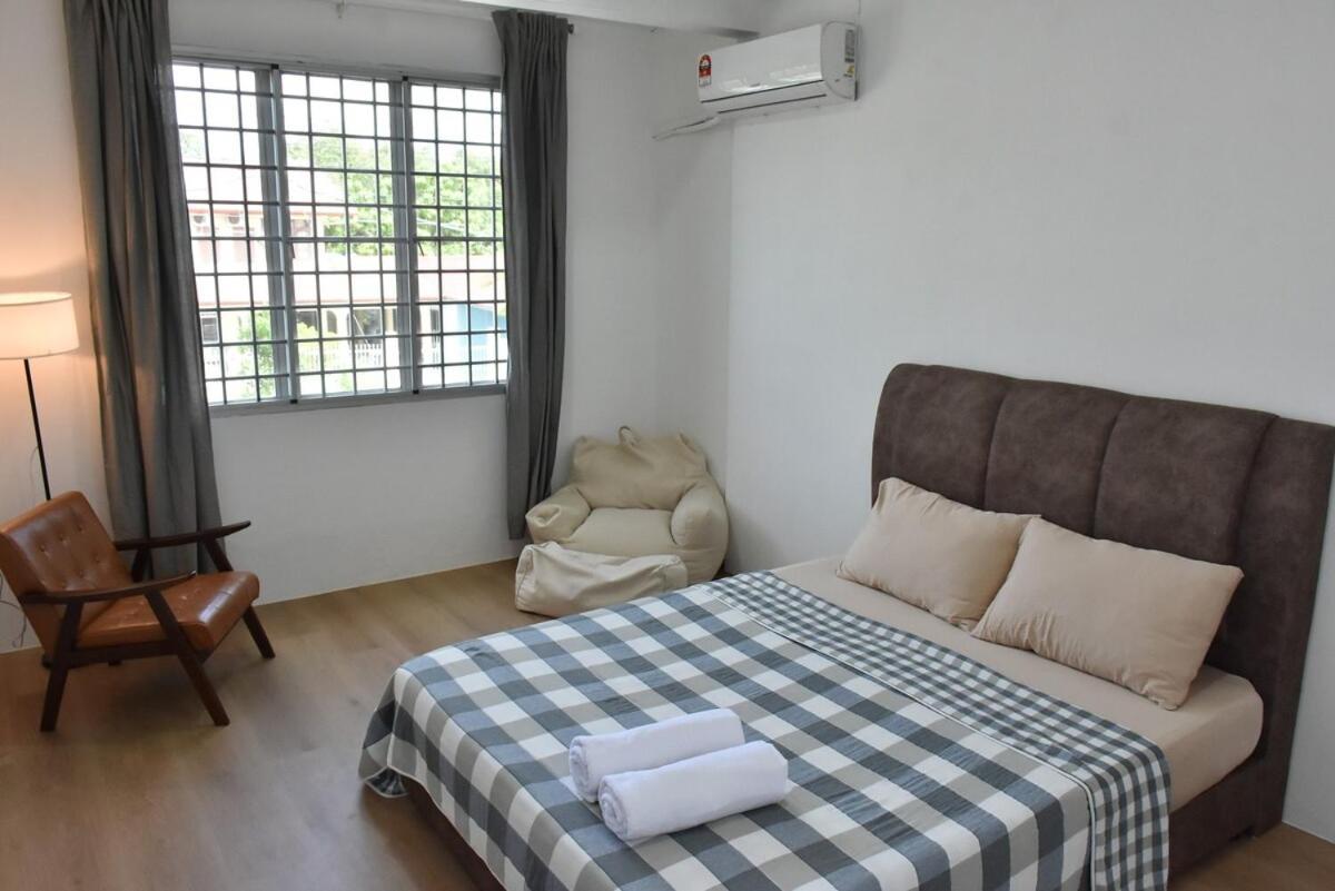 Rain Tree Homestay Bintulu Esterno foto