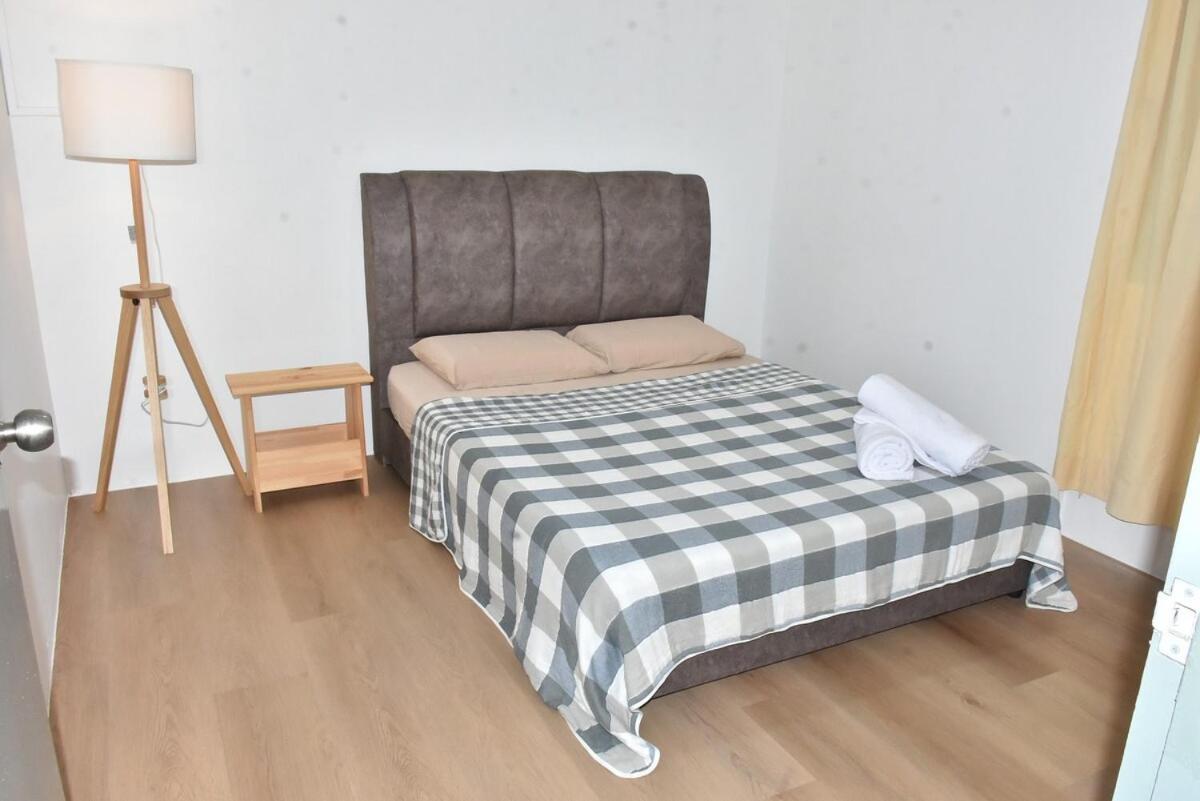 Rain Tree Homestay Bintulu Esterno foto