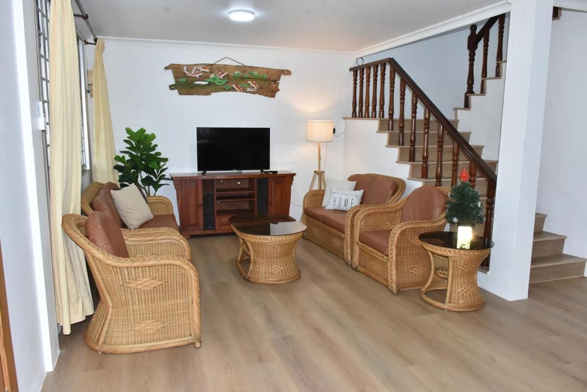 Rain Tree Homestay Bintulu Esterno foto